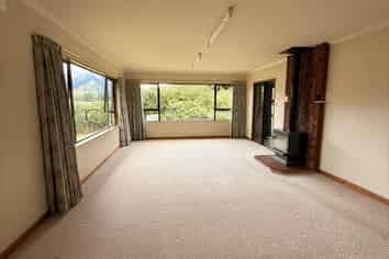 2447 State Highway 6, Okaramio