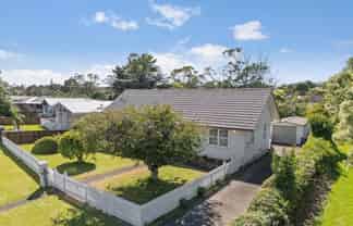 9 Riverpark Crescent, Henderson