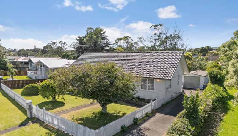 9 Riverpark Crescent, Henderson