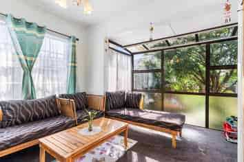 9 Riverpark Crescent, Henderson