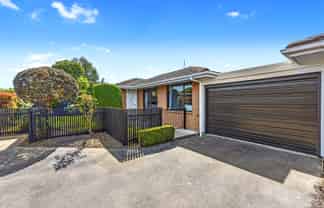 2/58 Ambleside Drive, Burnside