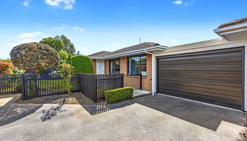 2/58 Ambleside Drive, Burnside