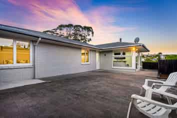 43 McClintock Road, Massey