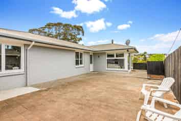 43 McClintock Road, Massey