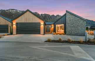 31 & 31A Taurus Lane, Jacks Point