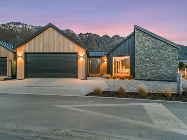 31 & 31A Taurus Lane, Jacks Point