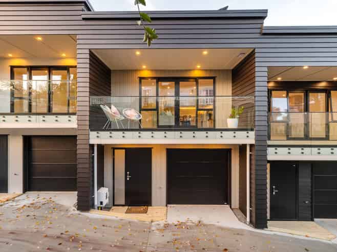 8/143 Clarence Street, Hamilton Lake