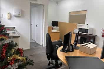 56m2* Retail/office - 'Parklands Mall'