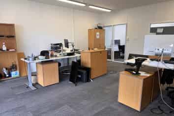 56m2* Retail/office - 'Parklands Mall'