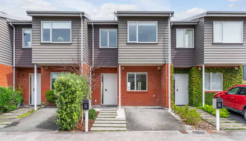 16 Whale Road, Mount Wellington