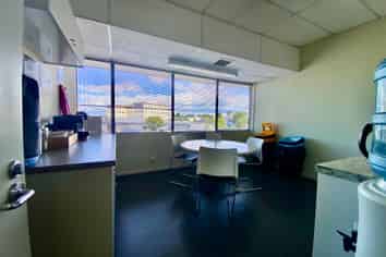 Prime Level 1 Office - Lincoln Manor