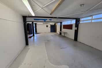 Tradies HQ in the Heart of Hataitai