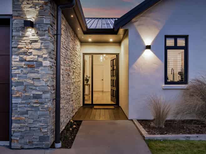 25 County Drive, Hawera