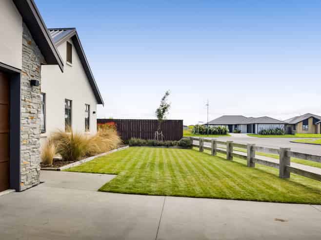 25 County Drive, Hawera