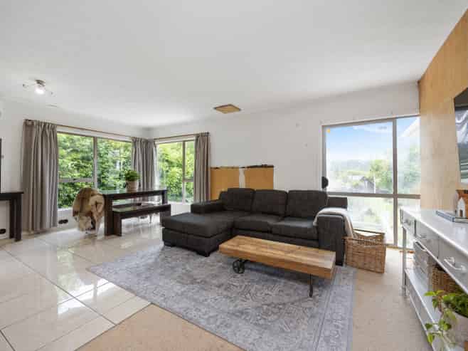 24 Albert Street, Riverhead