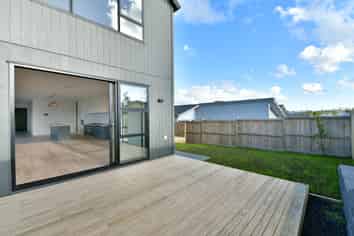 15 Makenu Crescent, Orewa