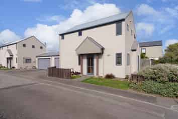 1/106 Ruskin Street, Addington