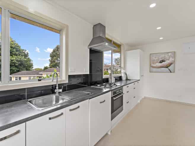 4 Chibnall Place, Conifer Grove