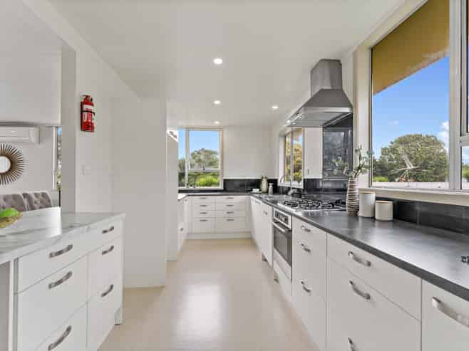 4 Chibnall Place, Conifer Grove