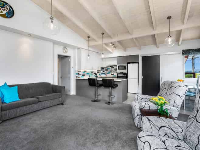 19b Commins Road, Onerahi