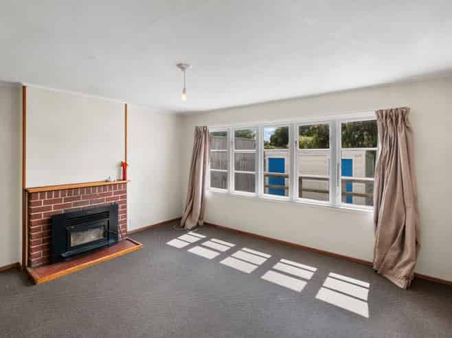 22 Attlee Crescent, Bryndwr