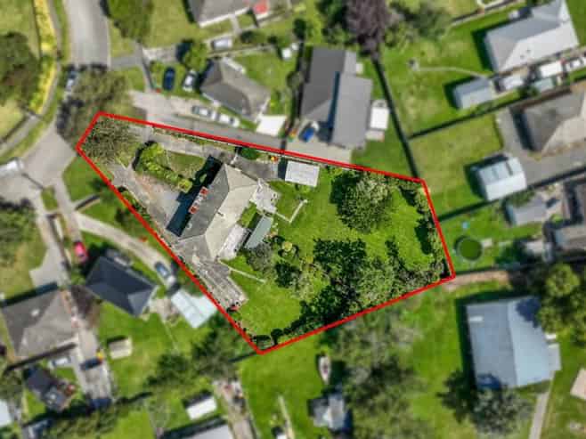 22 Attlee Crescent, Bryndwr