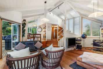 50 Braemar Road, Castor Bay