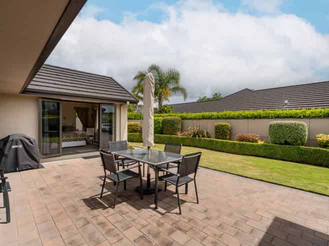 19 Oldfield Court, Huntington