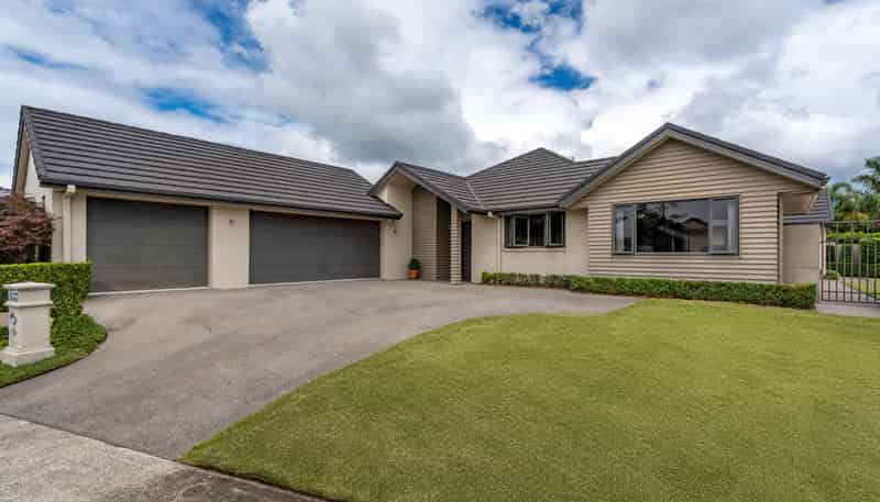 19 Oldfield Court, Huntington