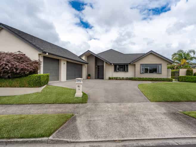 19 Oldfield Court, Huntington