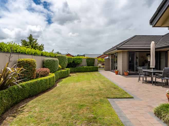 19 Oldfield Court, Huntington