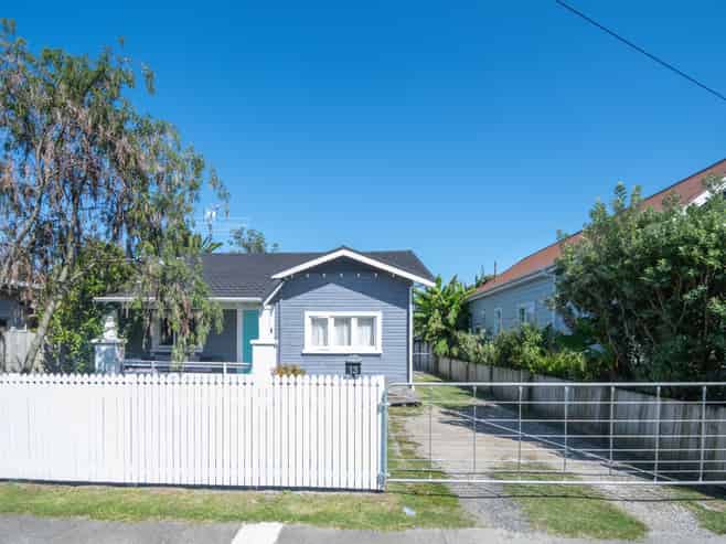 13 Dickson Street, Kaiti