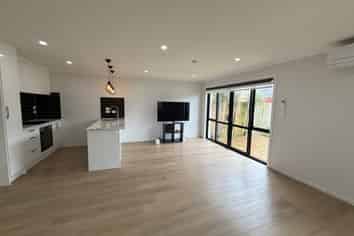 4B Arbor Close, Manurewa