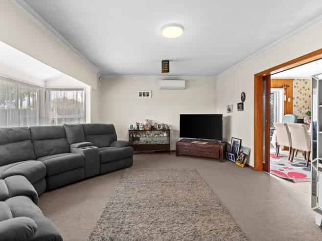 54 Wycliffe Street, Onekawa