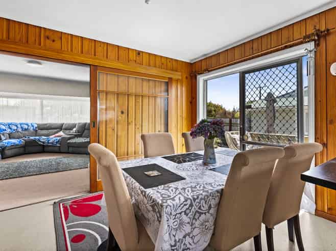 54 Wycliffe Street, Onekawa