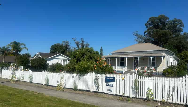 12 Pine Street, Mangapapa