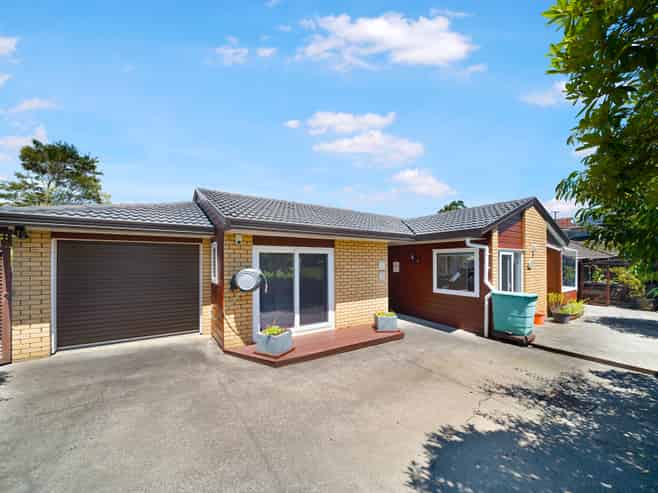 1/13 Tirimoana Road, Te Atatu South