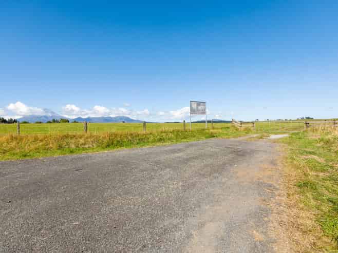 860 Egmont Road, Hillsborough