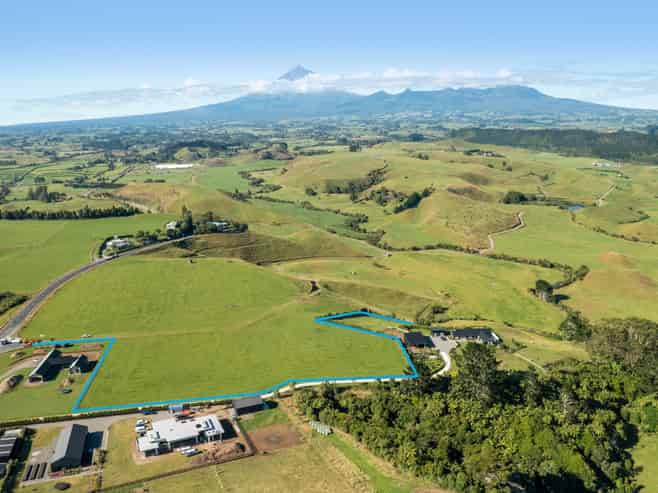 860 Egmont Road, Hillsborough