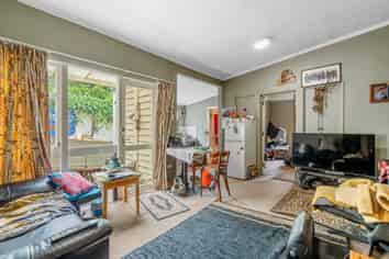 6 Bridge Street, Clyde Hill