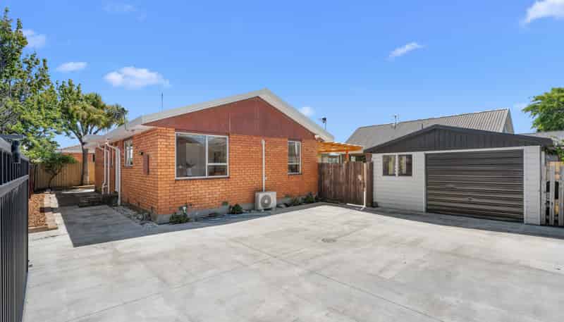 2/27 Brougham Street, Addington