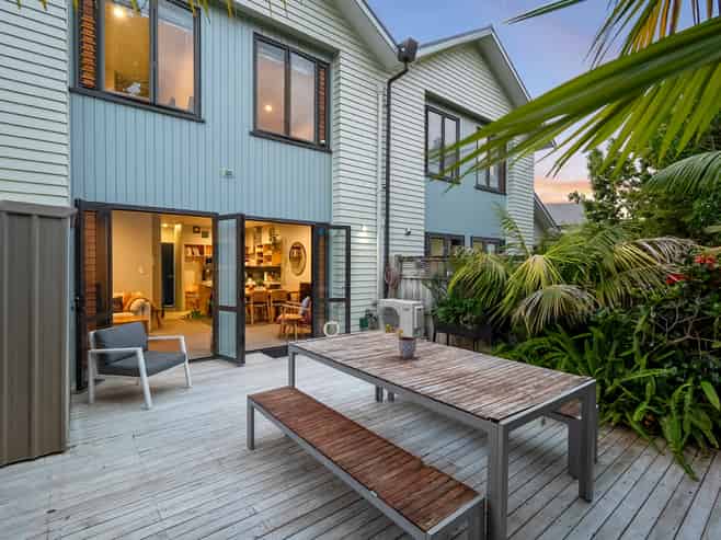 8/11 The Avenue, Albany