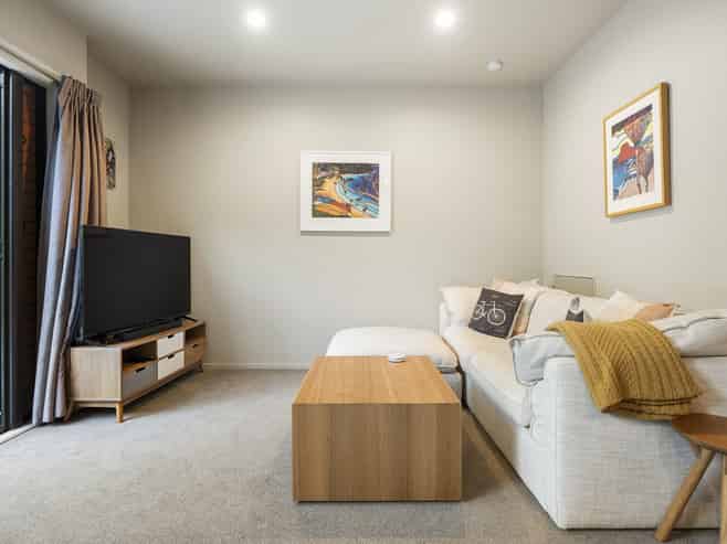 8/11 The Avenue, Albany