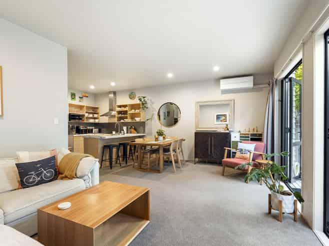 8/11 The Avenue, Albany