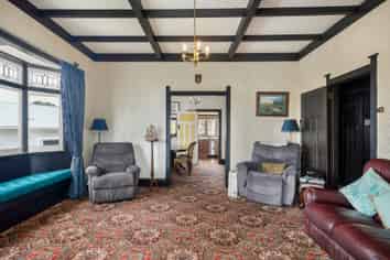 5 Ruarangi Road, Mount Albert