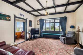 5 Ruarangi Road, Mount Albert