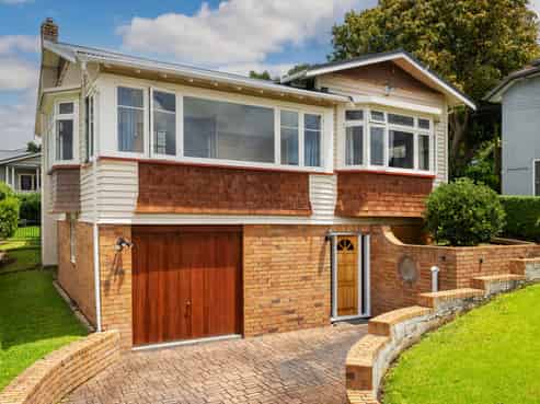 5 Ruarangi Road, Mount Albert