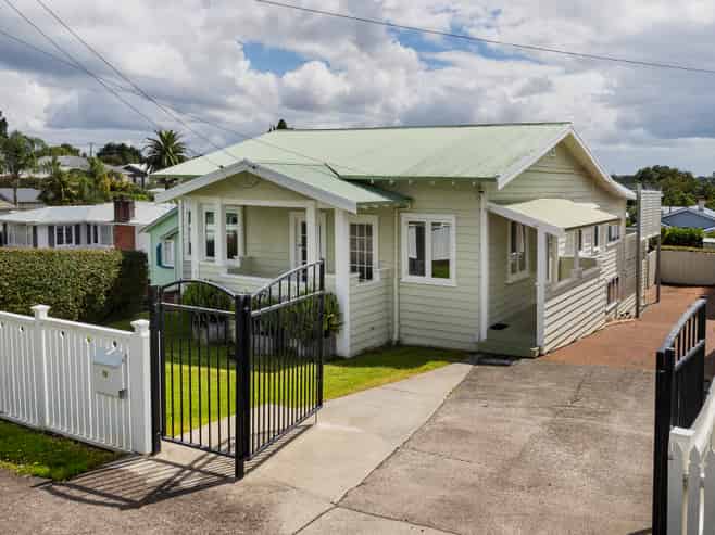 10 Willis Street, Mount Albert