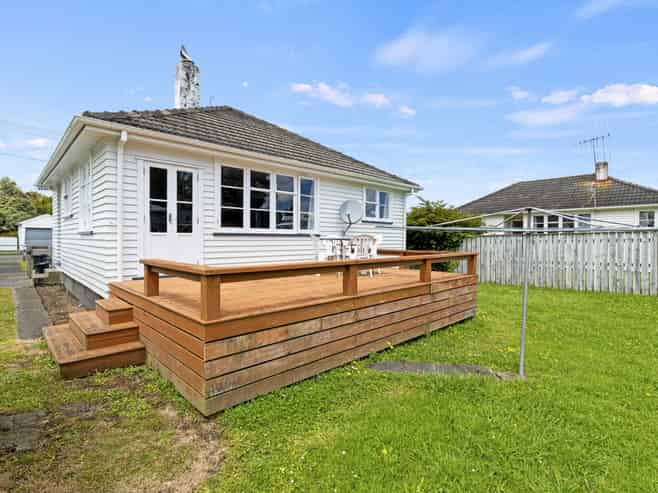 22 Bell Street, Marton