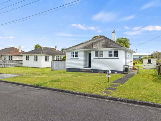 22 Bell Street, Marton